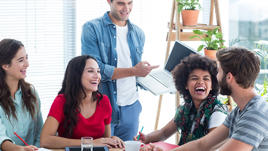 Reir para crear experiencias positivas KOE Mexico