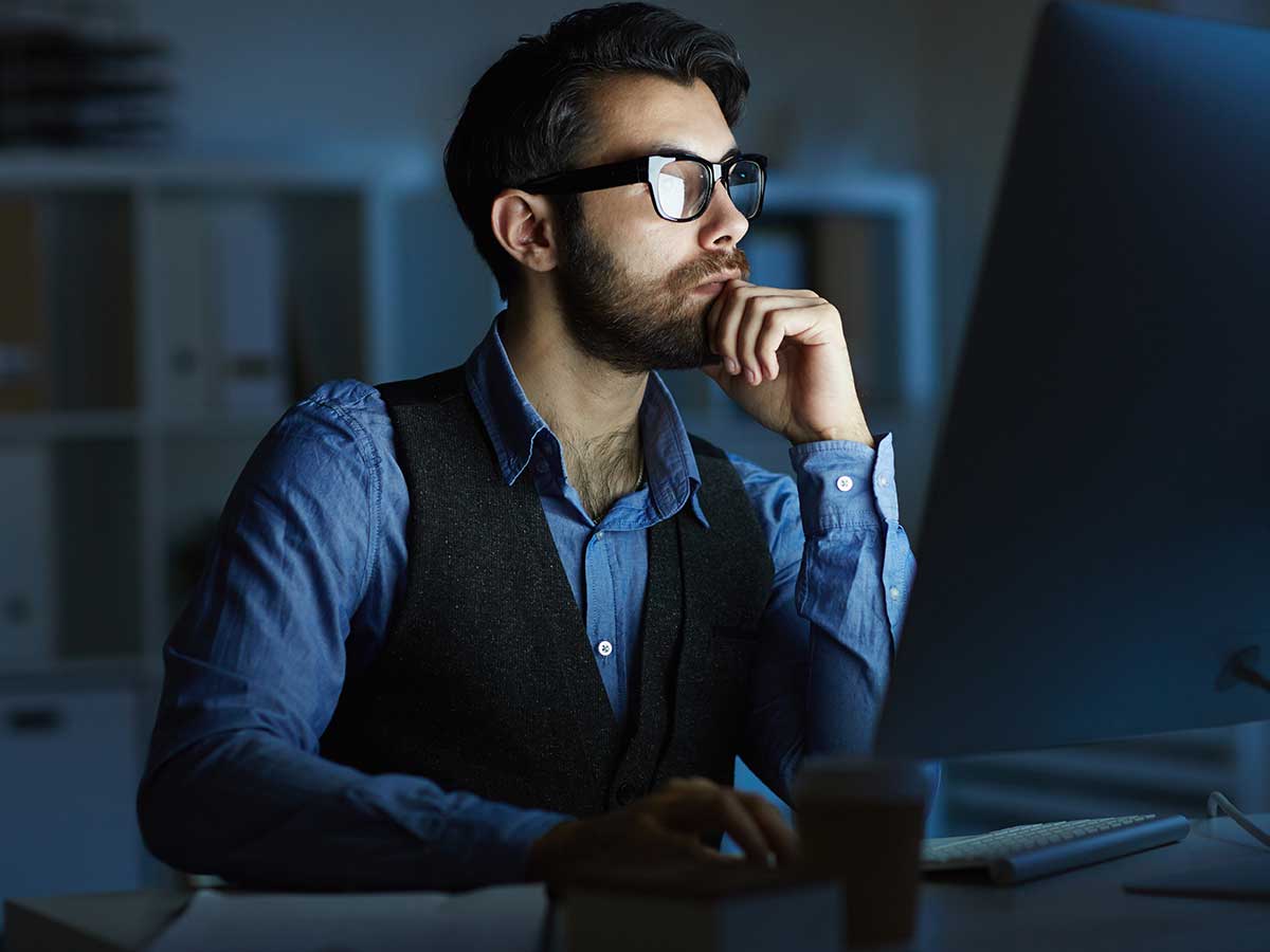 trabajo en el monitor